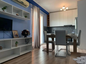 Modern cozy apt w/in 10 min walk from main square
