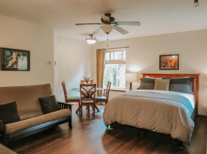 Cobble Wood Guesthouse