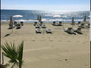 Bettys 1br seafront apt