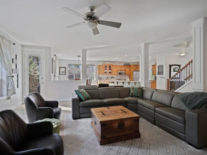 Flagline Trail 5 Bedroom Home by RedAwning