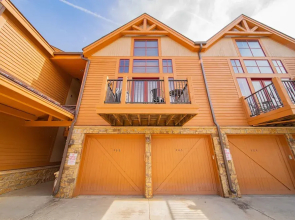 Antlers Gulch 303 by SummitCove Vacation Lodging