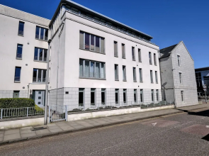 Executive three Bedroom Apartment in Aberdeens West End