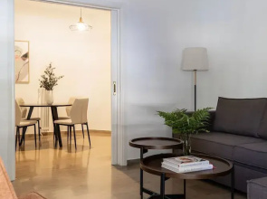 Stylish 1BR Retreat Near Alimos Beach Tram