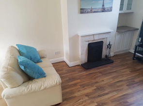 3 Bed Newly Renovated Cork city Sleeps 5