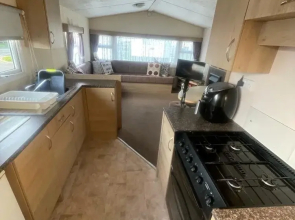 3 Bed Caravan - Sleeps 8 - Pets - Parking - Wifi