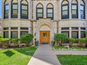 Modern 1BR - Kenwood 501