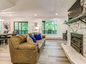 Modern Waynesville Cabin ~ 9 Mi to Lake Junaluska!