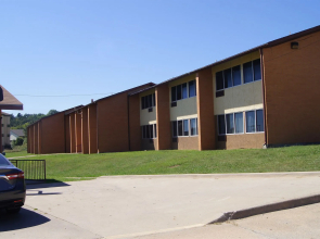 Holiday Lodge & Suites