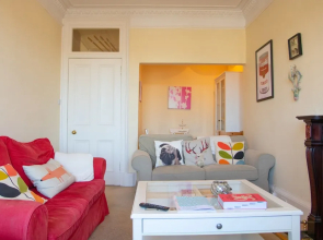 Charming 1 Bedroom Apartment