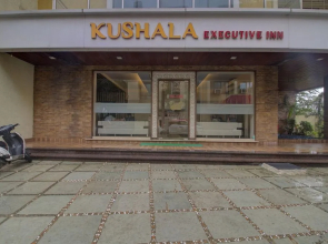 OYO 7158 Hotel Kushala Executive Inn