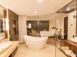 Sai Gon Ha Long Hotel