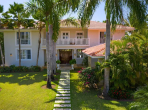 5-star villa near Playa Blanca Beach