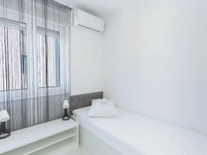 Meridian Pool Residences