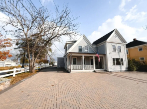 Water Access 5-bed 2-bath Retreat