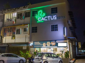 Capital O 90685 The Cave Cactus Hotel