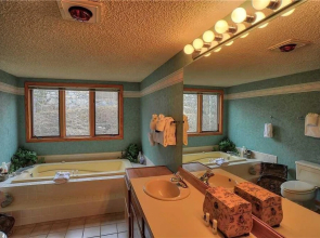 Woods Manor 204A  (Condo with on-site Hot Tub)