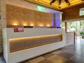 Golden Amoon Resort