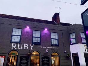 OYO Ruby Pub & Hotel