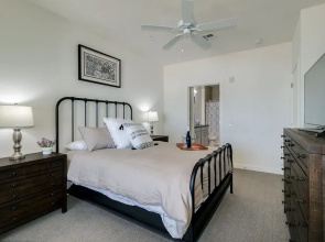 Views in Luxury Resort Condo in Chandler! Amenities Galore! Walk to Restaurants! by RedAwning