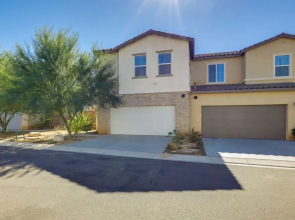 2 Mi to Fantasy Springs Casino: Lakefront Retreat!