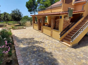 Kandarola Resort