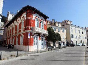 Spacious Piran Central Apartment for 5 Pax BG