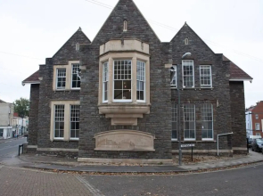 Contemporary 2 Bedroom Apartment in Converted Church