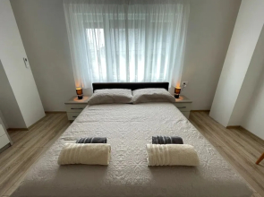 Brand New City Center Apartment