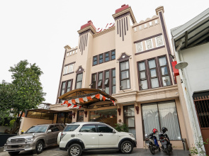 OYO 240 Audah Sevana Syariah Hotel