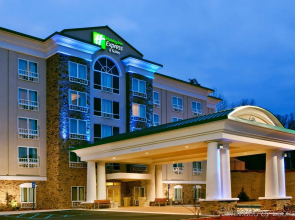 Holiday Inn Express & Suites Columbus – Fort Benning Maingate by IHG