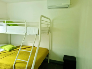 Bungalow de 2 chambres avec piscine partagee jacuzzi et jardin clos a Le Moule