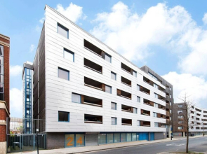 Homely 1 Bedroom Canal Side Flat with Balcony