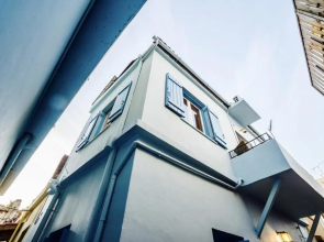 Cosmopolitan House