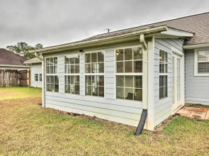 Ocean Springs Home w/ Sunroom ~ 5 Mi to Beach