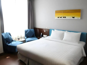 Central Palace Hotel