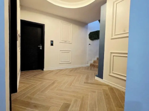 Suna'A Home Logpom