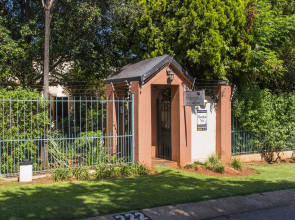 Rozendal Guest House