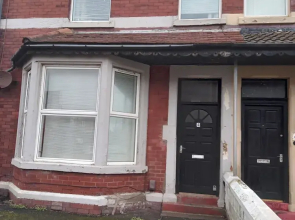 Sunny Seaside Apartment in Blackpool