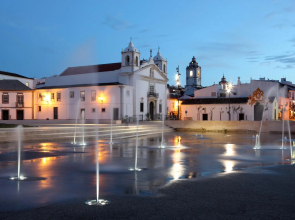 B08 - Central 2 Bed with Spa and Pool