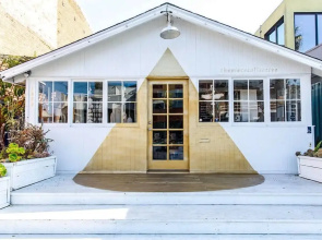 Walk to Venice Beach From a Sleek Apartment