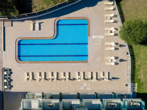 Karras Grande Resort