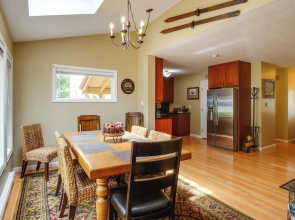 Ski-in Retreat w/ Pool Access: 2 Blocks to Main St