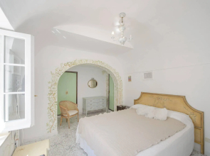 Tragara 12c Art House Luxury Shopping