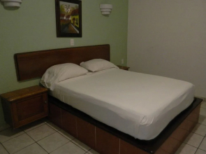 Hotel Revolucion