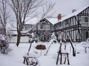 Hachi Kogen Petit Hotel White Wing
