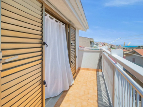 Bright Apartment in Campofelice di Roccella near Sea