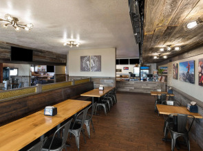 Super 8 by Wyndham Fort Bragg