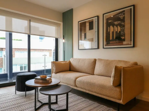 w Elegant 2BR w Balcony Near Larcomar