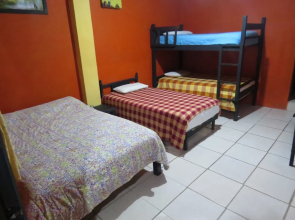 El Recreo Backpackers