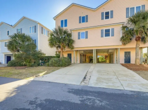 2 Blocks to Shore: Atlantic Beach Home w/ Views!